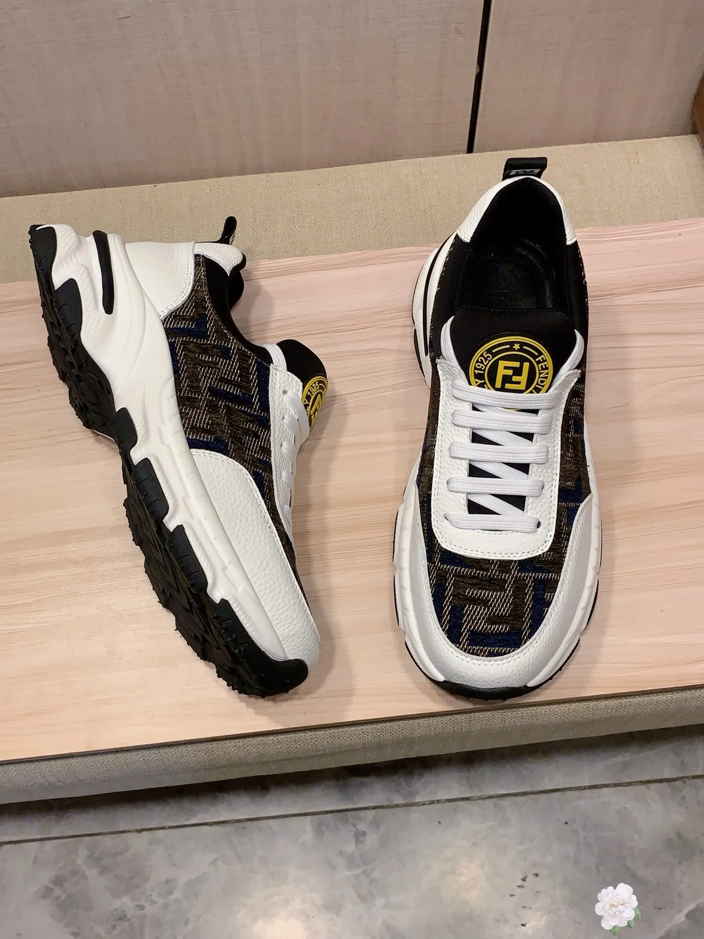 Men's men's shoes💰460💰💰🎩🎩[Lightning][Lightning] "FENDI*" The latest and most popular casual shoes, top brand [Seduce] luxury~purchase, top~quality. [Strong] The upper is made of imported breathable cowhide with material ➕ breathable sheepskin feet (•) and fine workmanship. The original stylish and stylish soft rubber wear-resistant and non-slip outsole is light and comfortable on the feet. The real thing looks better when photographed in person. 111: code: 38-44, 3️⃣ colors selected
